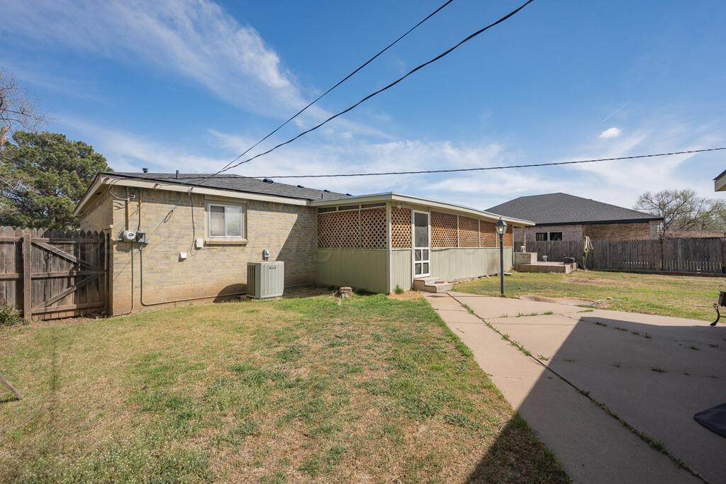 4102 Crockett Street Amarillo, TX 79110 - Photo 21 of 22 backyard 5