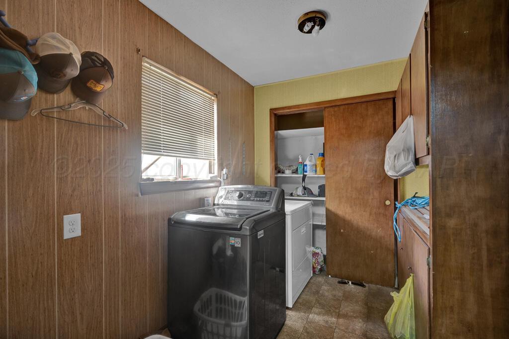 4102 Crockett Street Amarillo, TX 79110 - Photo 22 of 22 laundry room