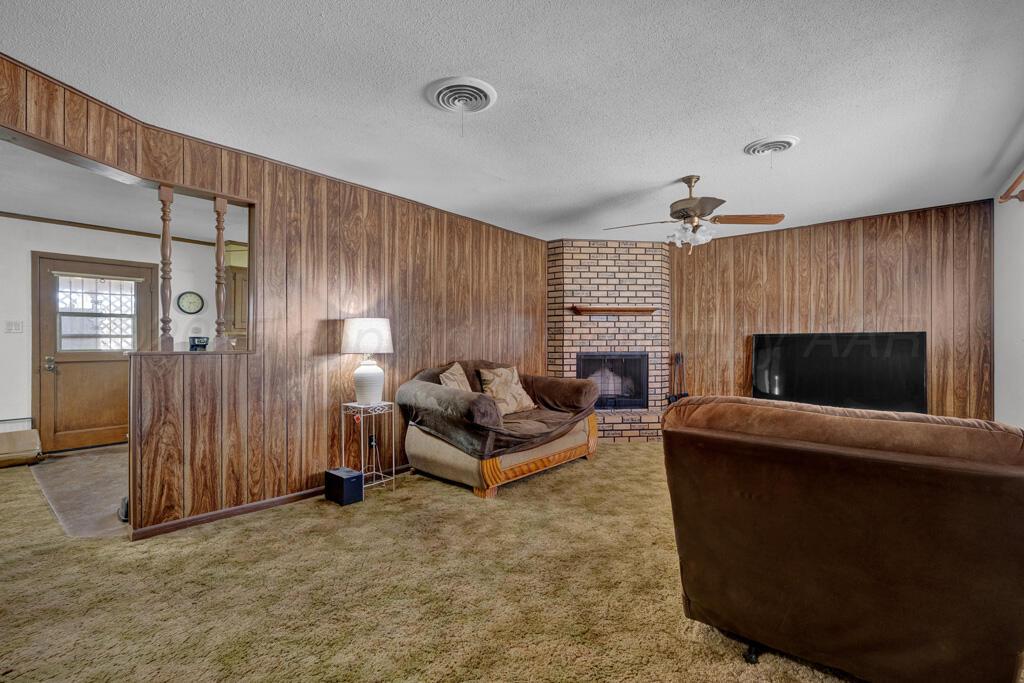 4102 Crockett Street Amarillo, TX 79110 - Photo 5 of 22 living room 1