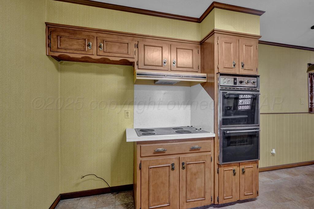 4102 Crockett Street Amarillo, TX 79110 - Photo 8 of 22 kitchen 2