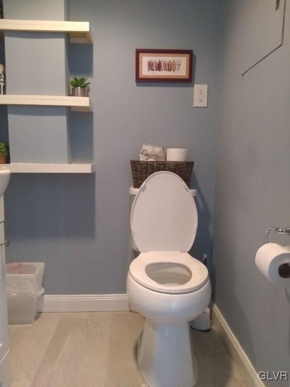 3019 Shakespeare Road Bethlehem, PA 18017 - Photo 17 of 21 Powder room