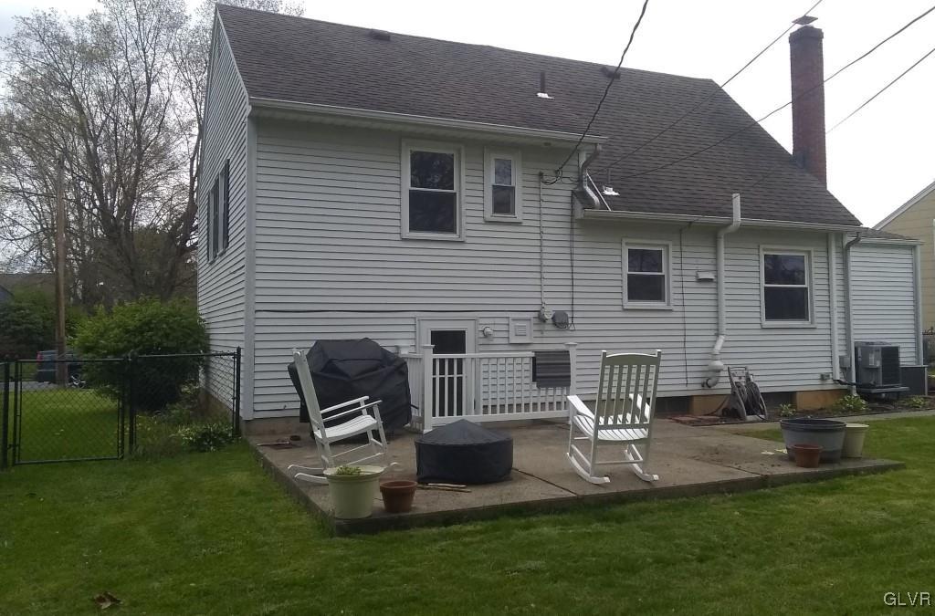 3019 Shakespeare Road Bethlehem, PA 18017 - Photo 20 of 21 Back