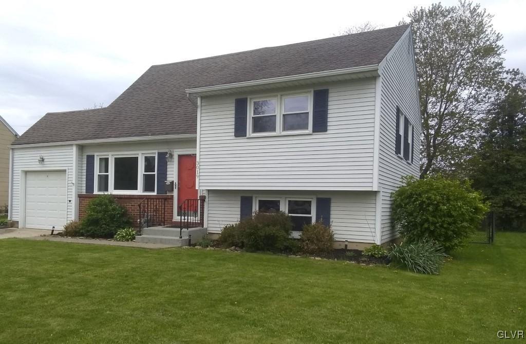 3019 Shakespeare Road Bethlehem, PA 18017 - Photo 2 of 21 Front/side