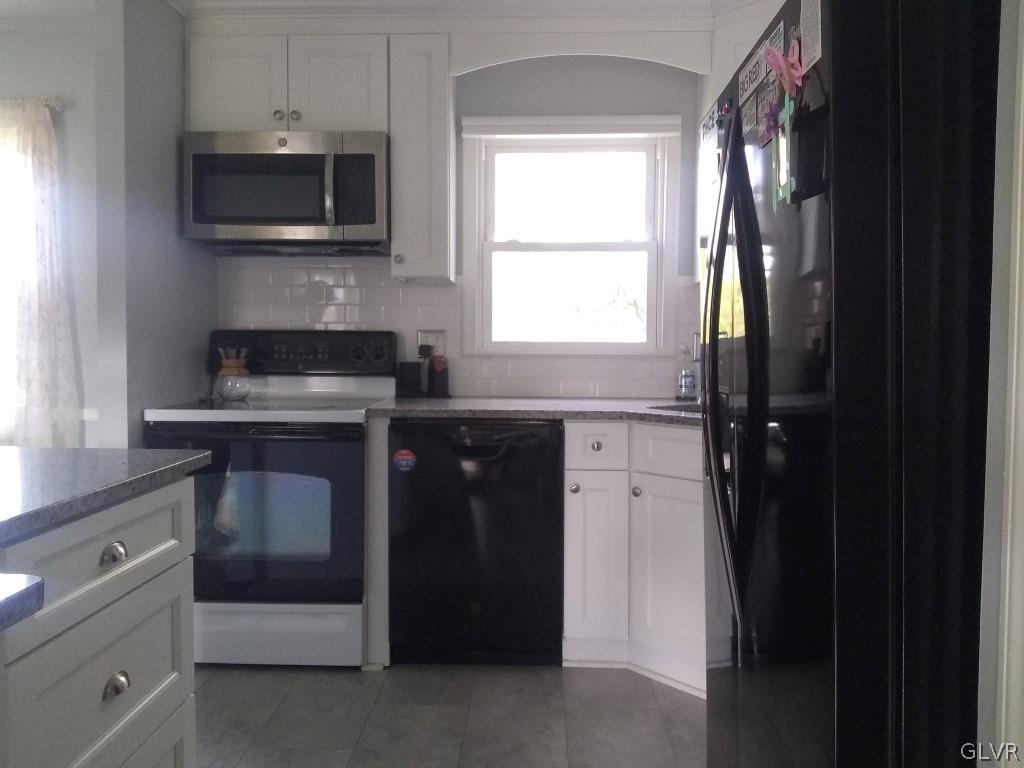 3019 Shakespeare Road Bethlehem, PA 18017 - Photo 6 of 21 Kitchen