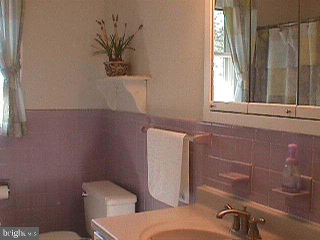 10 Hickory Road Carlisle, PA 17015 - Photo 11 of 12 Gallery Image 11