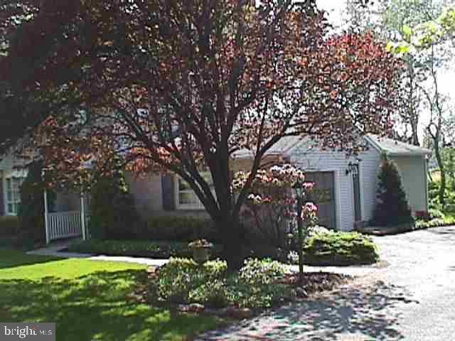 10 Hickory Road Carlisle, PA 17015 - Photo 8 of 12 Gallery Image 8