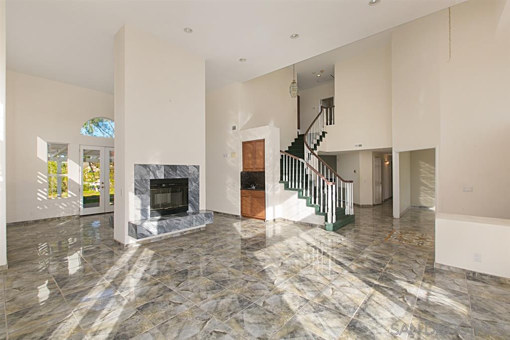 15428 Broad Oaks Road El Cajon, CA 92021 - Photo 3 of 10 Gallery Image 3