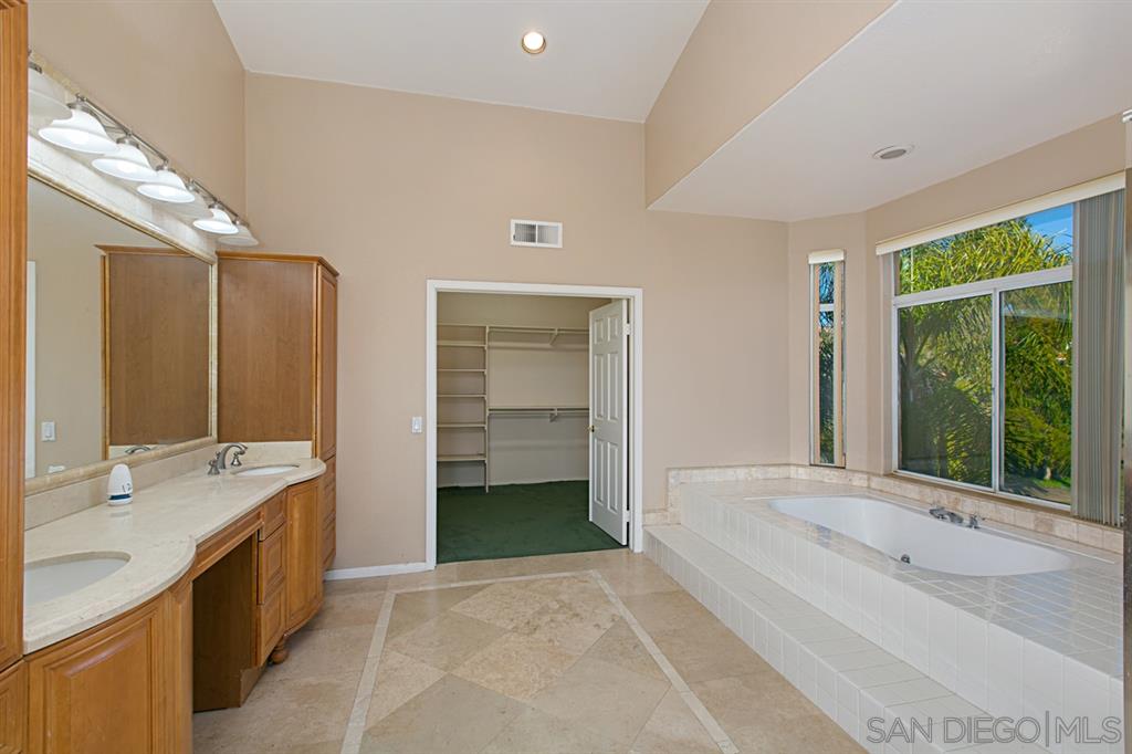 15428 Broad Oaks Road El Cajon, CA 92021 - Photo 8 of 10 Gallery Image 8