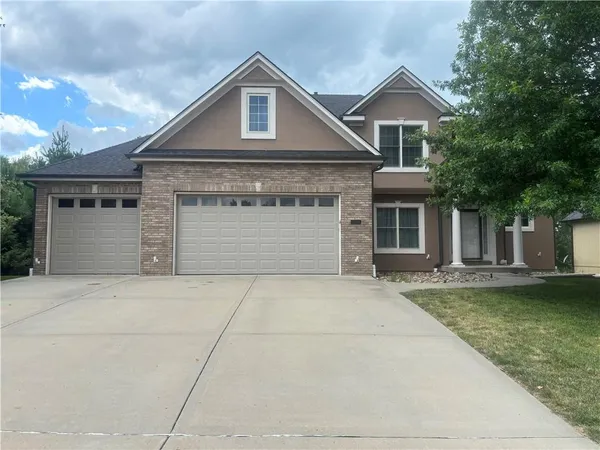 $650,000 | 2108 Prairie Creek Drive, Kearney, MO 64060