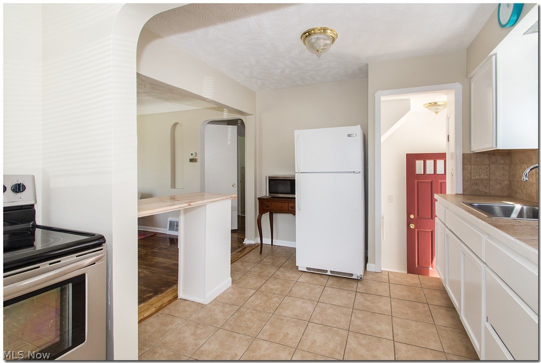 6012 Ackley Road Parma, OH 44129 - Photo 7 of 21 Gallery Image 7