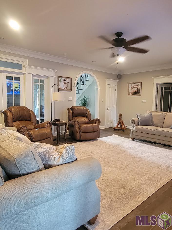 643 Highway 653 Raceland, LA 70394 - Photo 9 of 47 LIVINGROOM