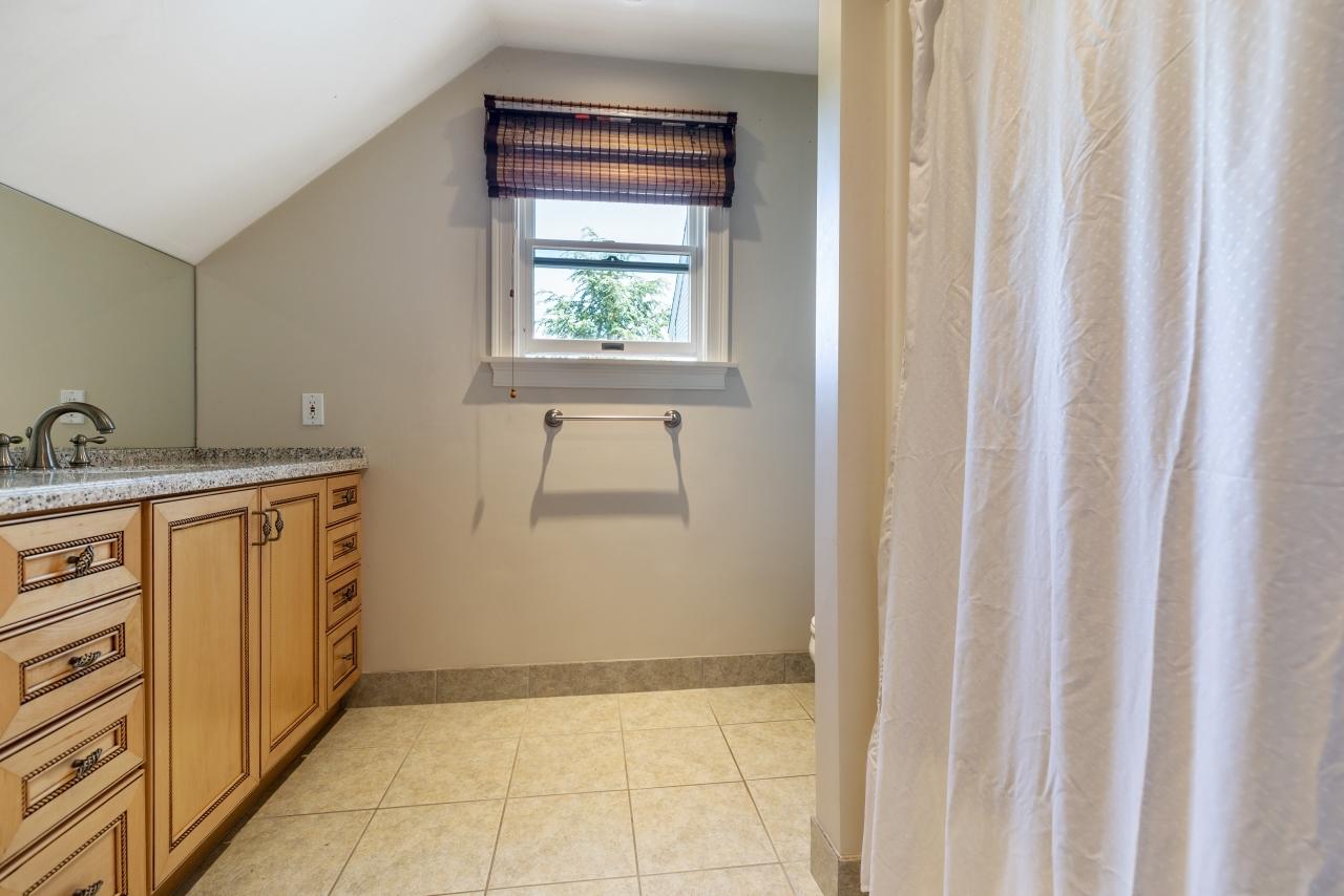 383 Commerce Road Barnstable, MA 02630 - Photo 42 of 46 Guest Suite Full Bathroom