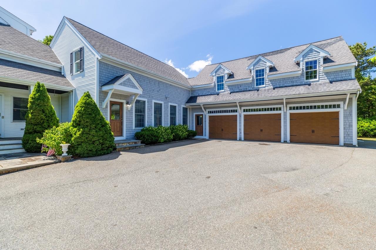 383 Commerce Road Barnstable, MA 02630 - Photo 8 of 46 3 Car Garage