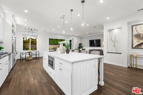 $2,550,000 | 4616 Ventura Canyon Avenue, Sherman Oaks, CA 91423