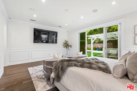 $2,550,000 | 4616 Ventura Canyon Avenue, Sherman Oaks, CA 91423