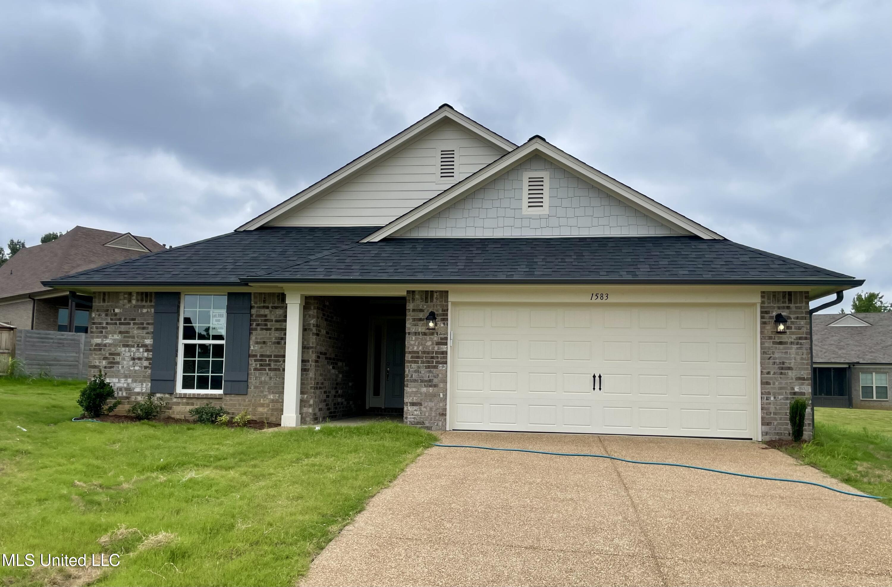 1583 Reece Drive South Southaven, MS 38671 - Photo 1 of 14 12CD5219-4C14-4D29-9EE6-97B874DA5518