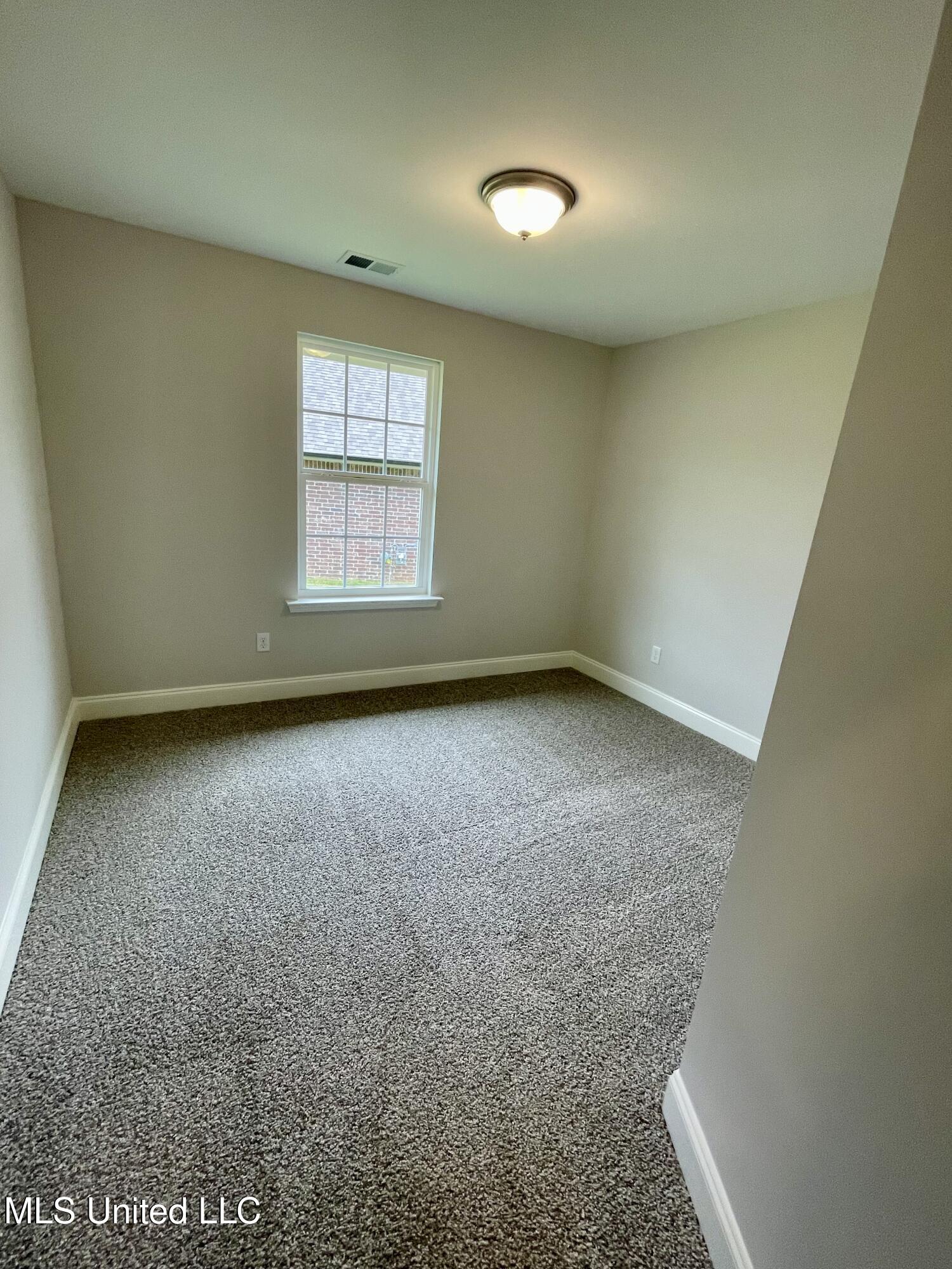 1583 Reece Drive South Southaven, MS 38671 - Photo 11 of 14 70467D35-CCE5-4CB2-9593-96FF180E44FA