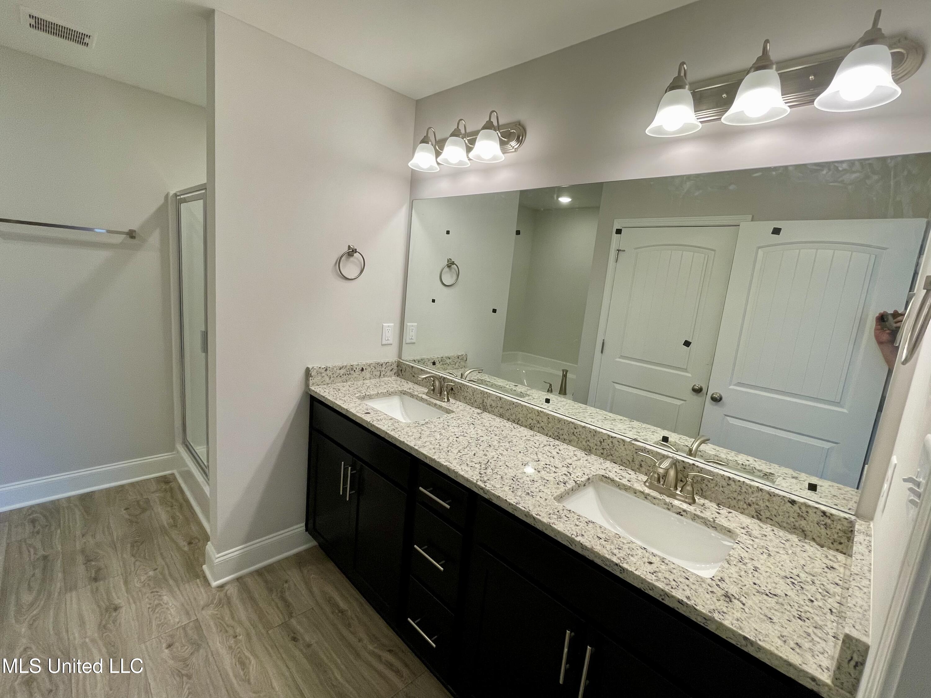 1583 Reece Drive South Southaven, MS 38671 - Photo 7 of 14 4C598690-BA6E-4E3F-BEE1-A3227F967271