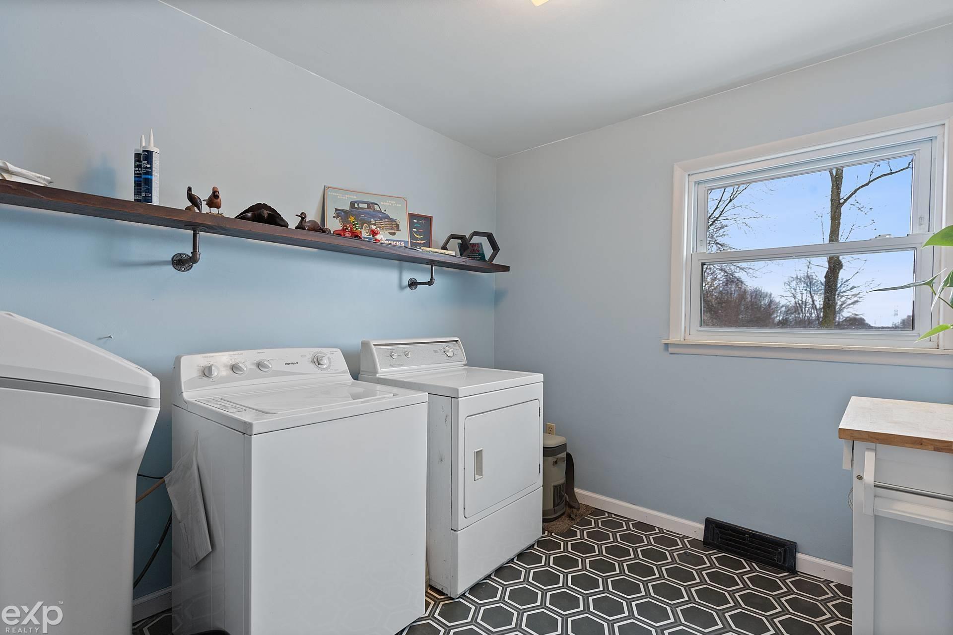 752 Capac Road Allenton, MI 48002 - Photo 11 of 28 50136577-340b4909-f16f-431e-bc9f-46ab0bc09124.JPG