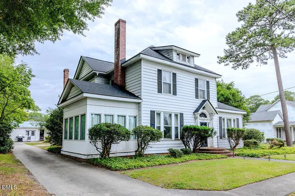 $300,000 | 507 East Center Street, Nashville, NC 27856