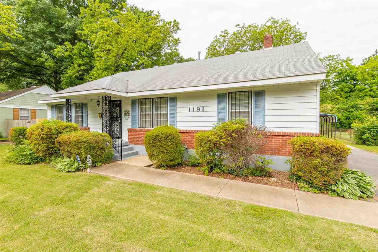 1191 Colonial Road Memphis, TN 38117 - Photo 1 of 24 Great Colonial Acres Home With 3 Bedrooms, 1 Bath, Newly Refinished Original Hdwd Floors, Freshly Painted Interior, You'll Love The Location And The Homeiness Of This Quaint Cottage Home!