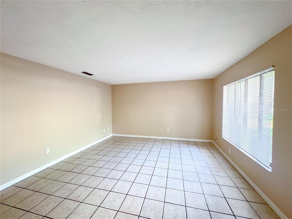 703 Southwest 69th Terrace, Unit B Gainesville, FL 32607 - Photo 4 of 7