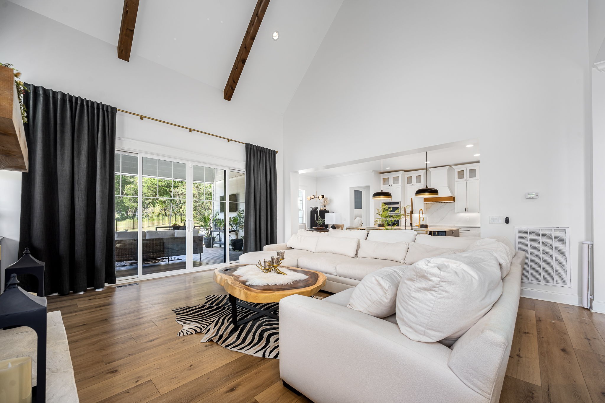 1425 Fuston Hollow Road Auburntown, TN 37016 - Photo 34 of 100 a living room with furniture and a large window