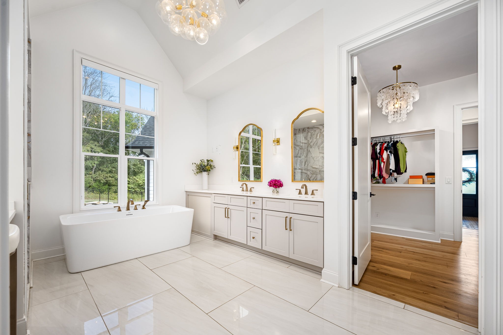 1425 Fuston Hollow Road Auburntown, TN 37016 - Photo 56 of 100 a living room with furniture and a large window
