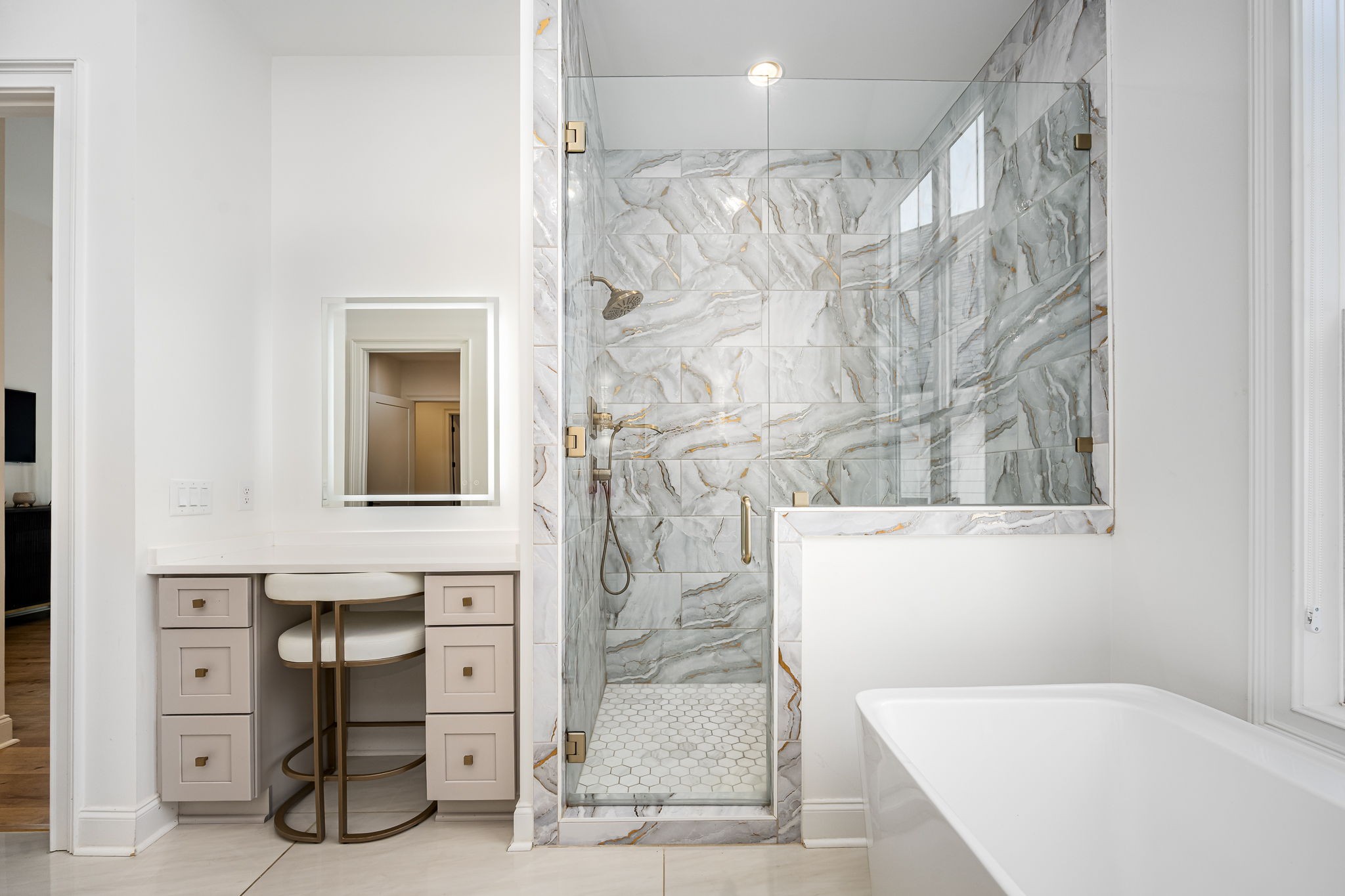 1425 Fuston Hollow Road Auburntown, TN 37016 - Photo 60 of 100 a bathroom with a bathtub and a shower