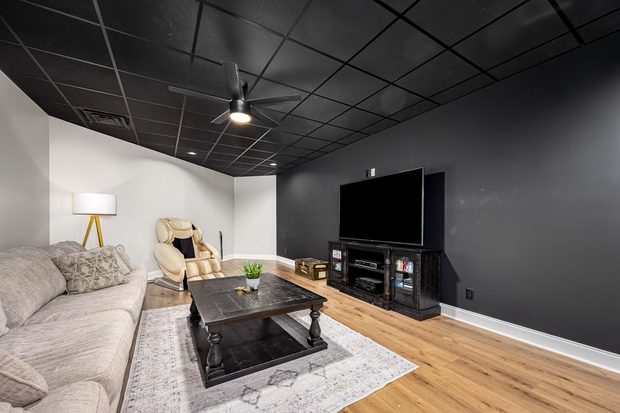 1425 Fuston Hollow Road Auburntown, TN 37016 - Photo 83 of 100 a living room with furniture and a flat screen tv
