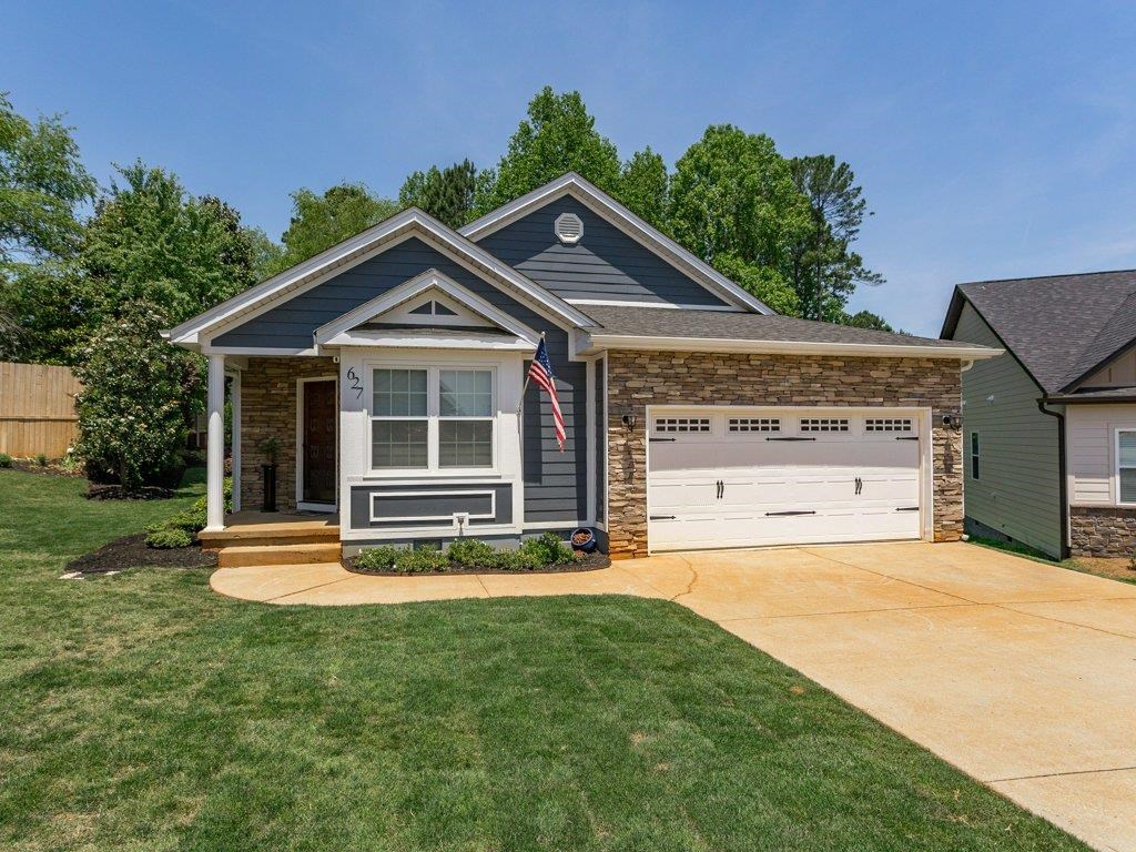 627 Hideaway Cove Inman, SC 29349 - Photo 2 of 35 Gallery Image 2