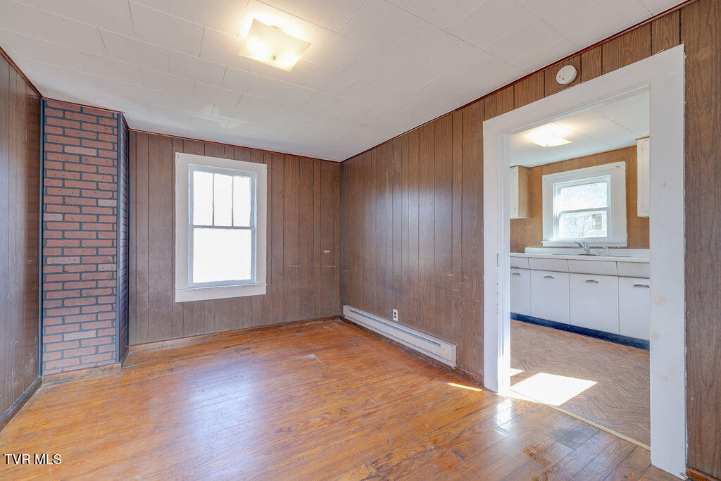 270 Roberts Lane Erwin, TN 37650 - Photo 28 of 47 028
