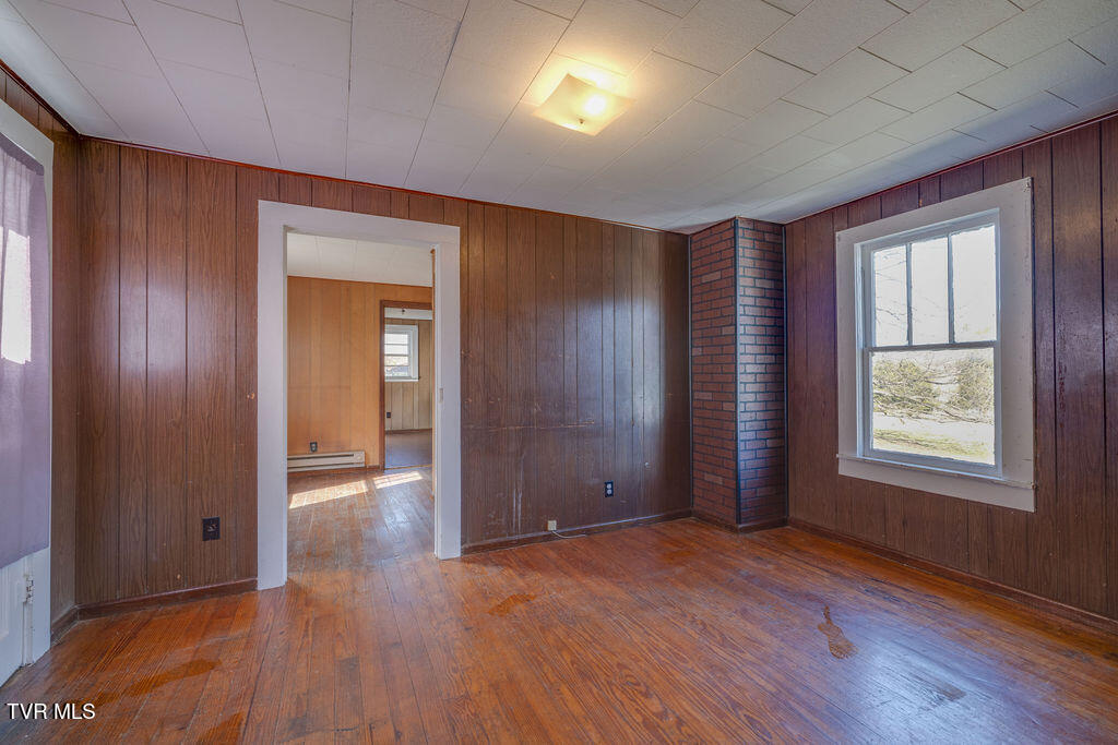 270 Roberts Lane Erwin, TN 37650 - Photo 30 of 47 030