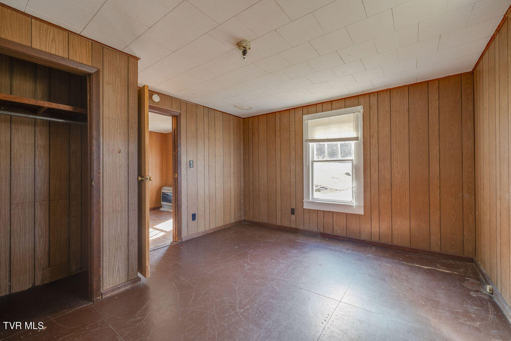 270 Roberts Lane Erwin, TN 37650 - Photo 39 of 47 039