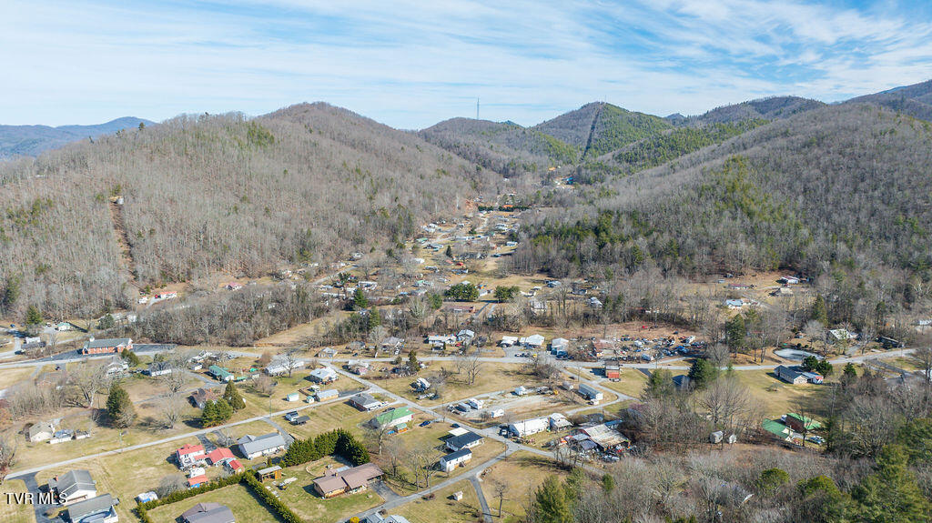 270 Roberts Lane Erwin, TN 37650 - Photo 45 of 47 045