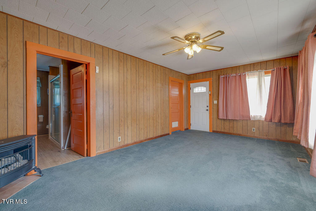 270 Roberts Lane Erwin, TN 37650 - Photo 6 of 47 006