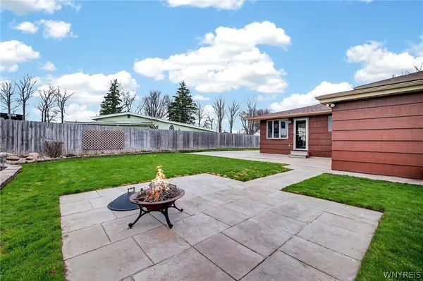$339,900 | 49 Boxwood Circle, Hamburg, NY 14075
