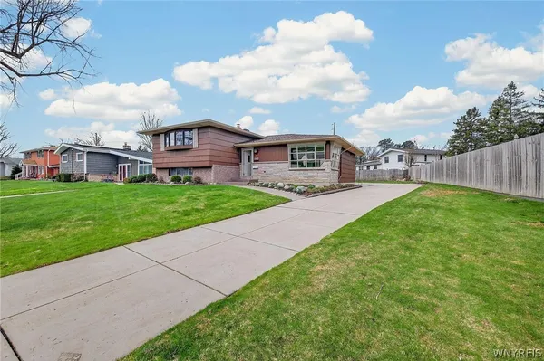 $339,900 | 49 Boxwood Circle, Hamburg, NY 14075