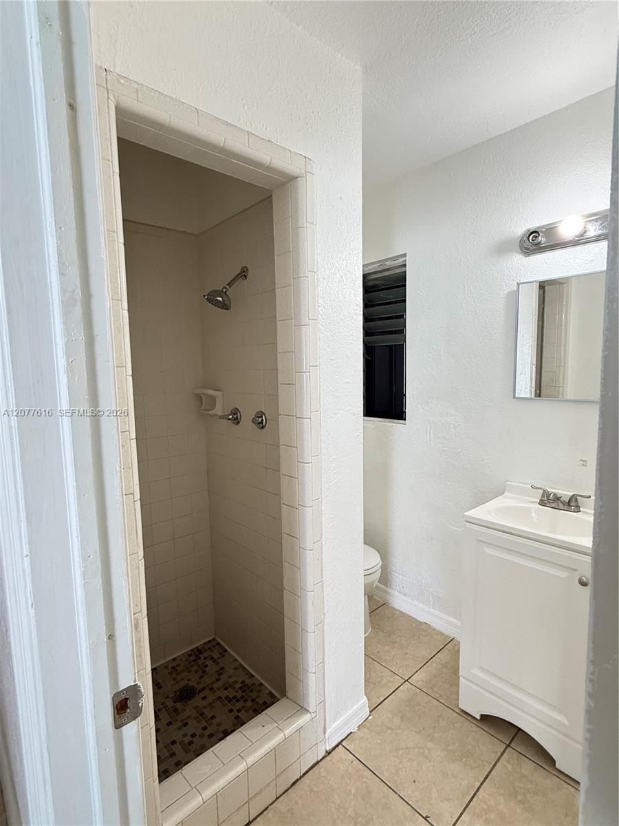 183 Silver Beach Road Riviera Beach, FL 33403 - Photo 8 of 11 Gallery Image 8