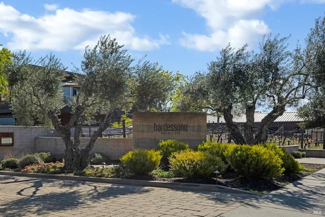 $230,000 | 6468 Washington Street, Unit 204, Yountville, CA 94599