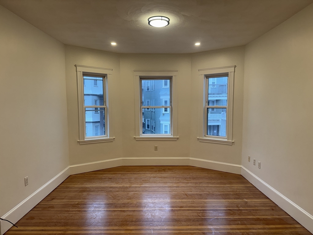 26 Roseclair Street, Unit 2 Boston, MA 02125 - Photo 4 of 13