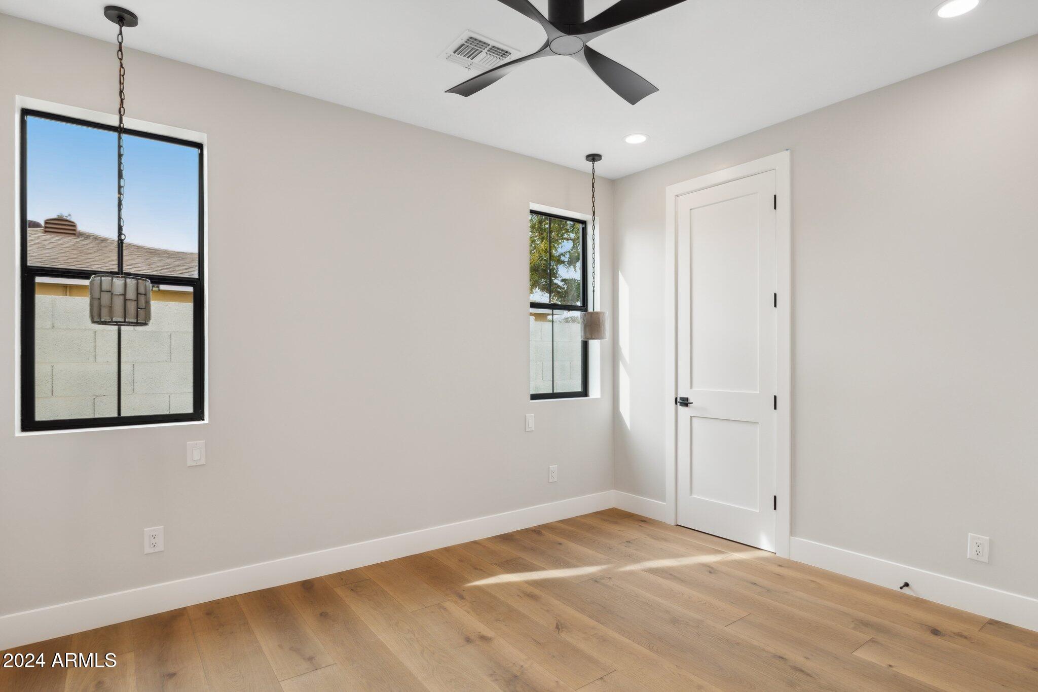 1001 West State Avenue Phoenix, AZ 85021 - Photo 19 of 25 36-web-or-mls-1001-w-state-ave