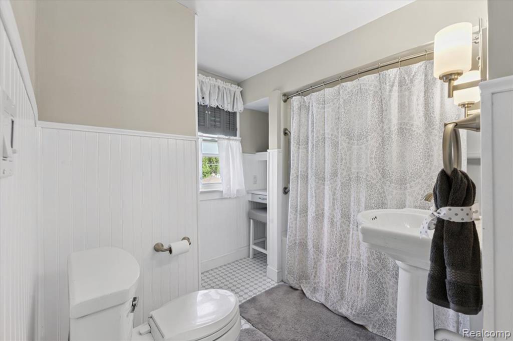 103 Elm Street River Rouge, MI 48218 - Photo 13 of 36