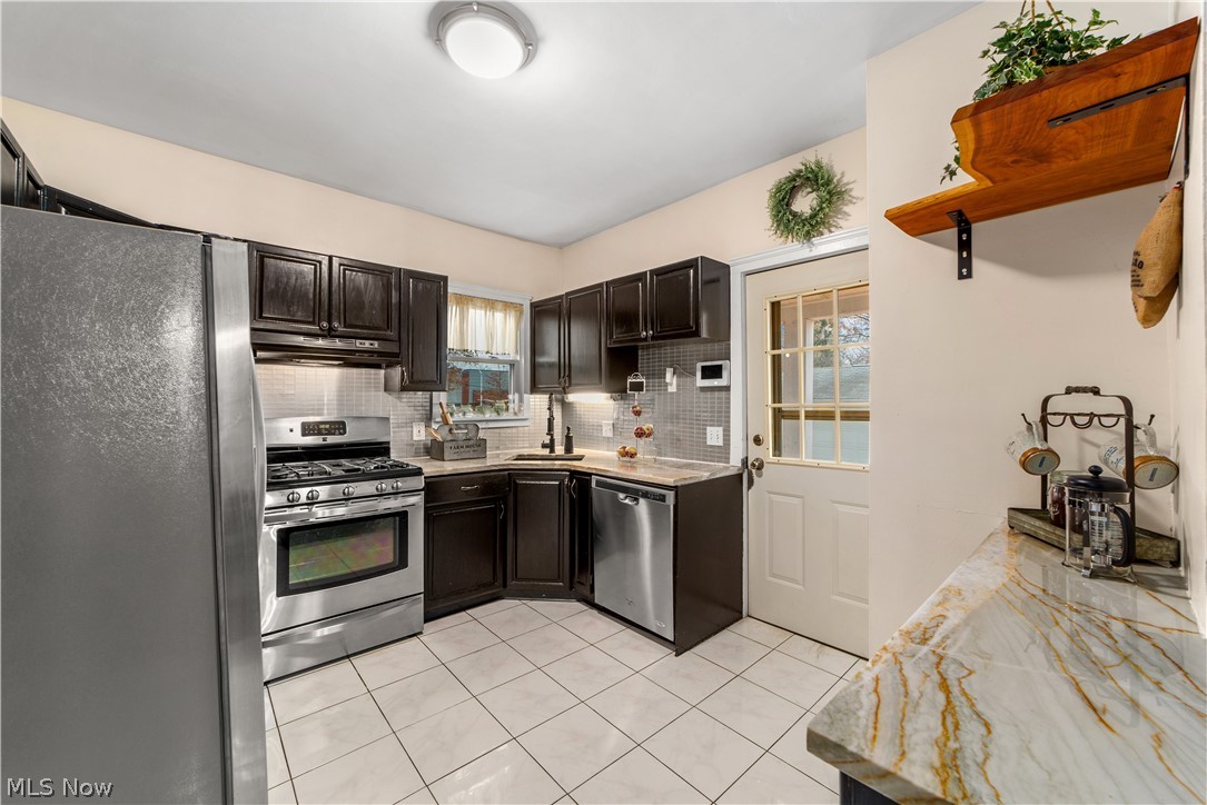 3241 Ormond Road Cleveland, OH 44118 - Photo 11 of 35 Gallery Image 11