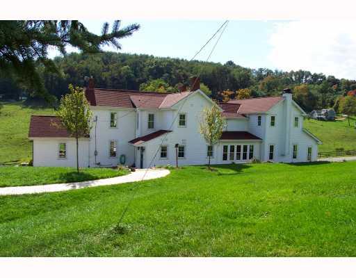 800 Davis School Road Washington, PA 15301 - Photo 3 of 18 Exterior Back.
