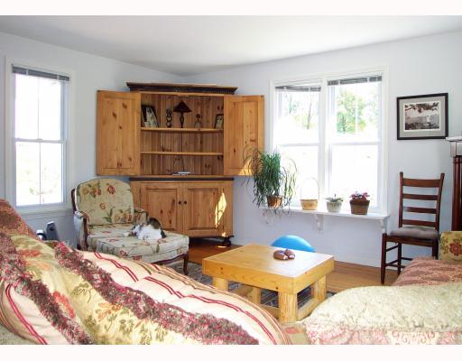 800 Davis School Road Washington, PA 15301 - Photo 7 of 18 Den/Family/Great Room.