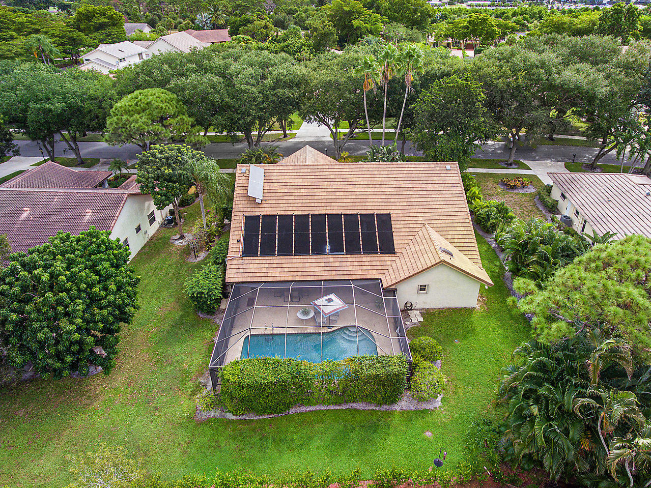AERIAL VIEW OF ESTATE HOME