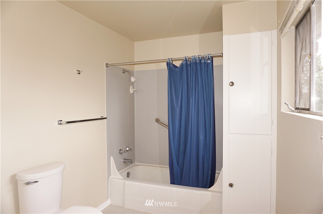 4112 Petersville Road Northeast Bremerton, WA 98310 - Photo 14 of 25 Gallery Image 14