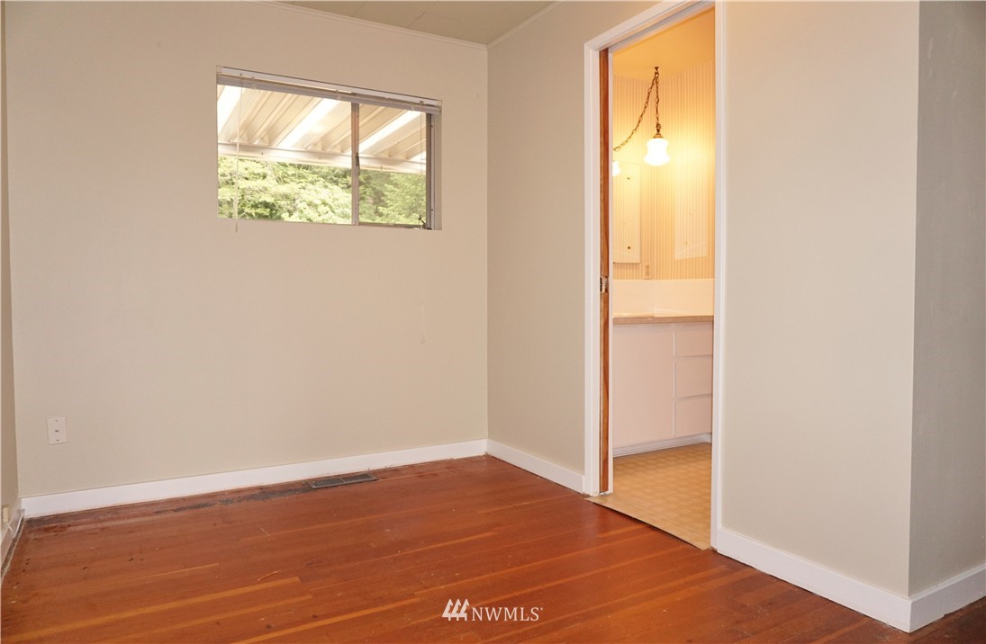 4112 Petersville Road Northeast Bremerton, WA 98310 - Photo 17 of 25 Gallery Image 17