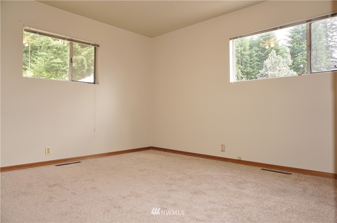4112 Petersville Road Northeast Bremerton, WA 98310 - Photo 19 of 25 Gallery Image 19